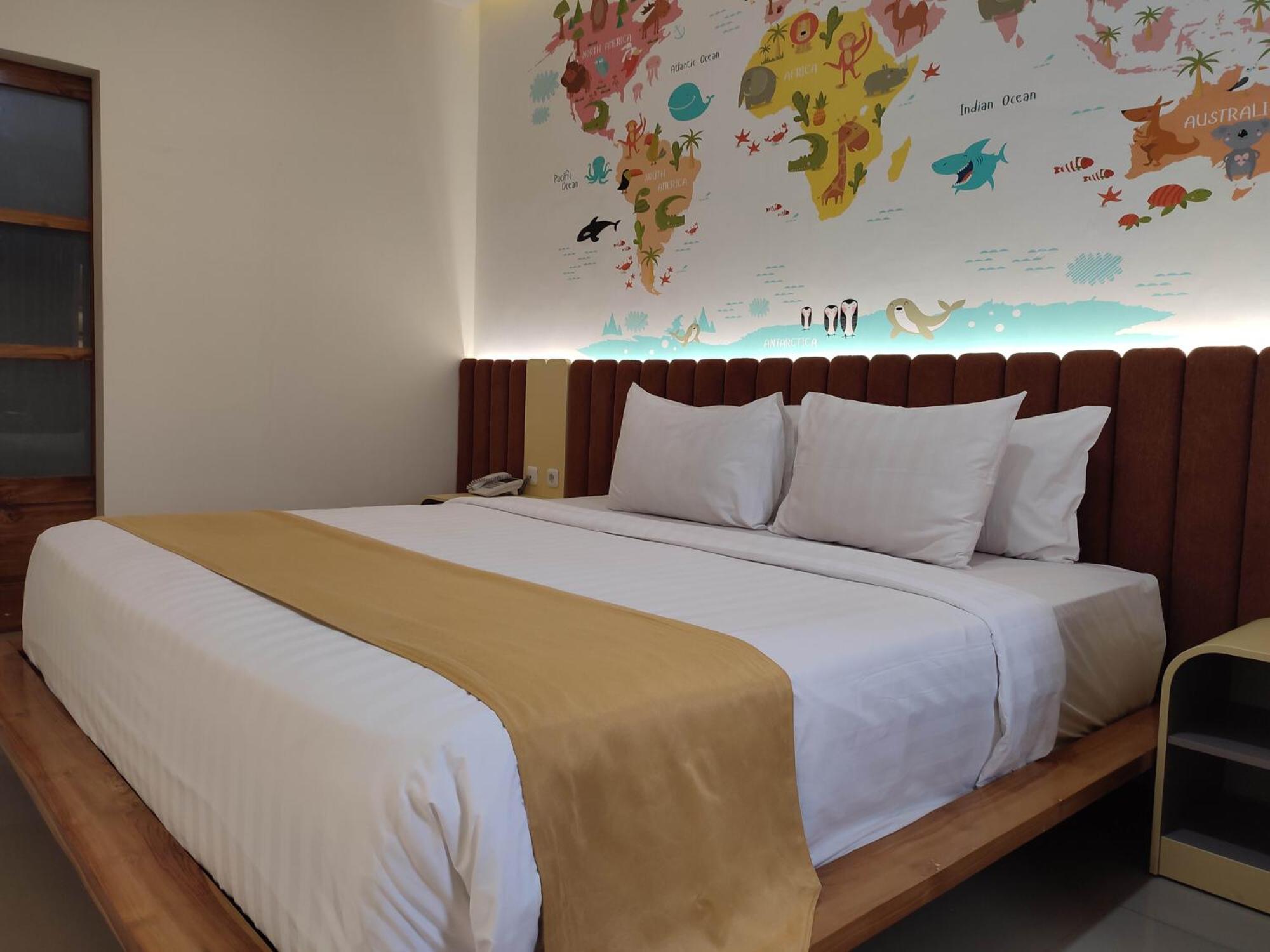 Luminor Hotel Banyuwangi By Wh Exteriör bild