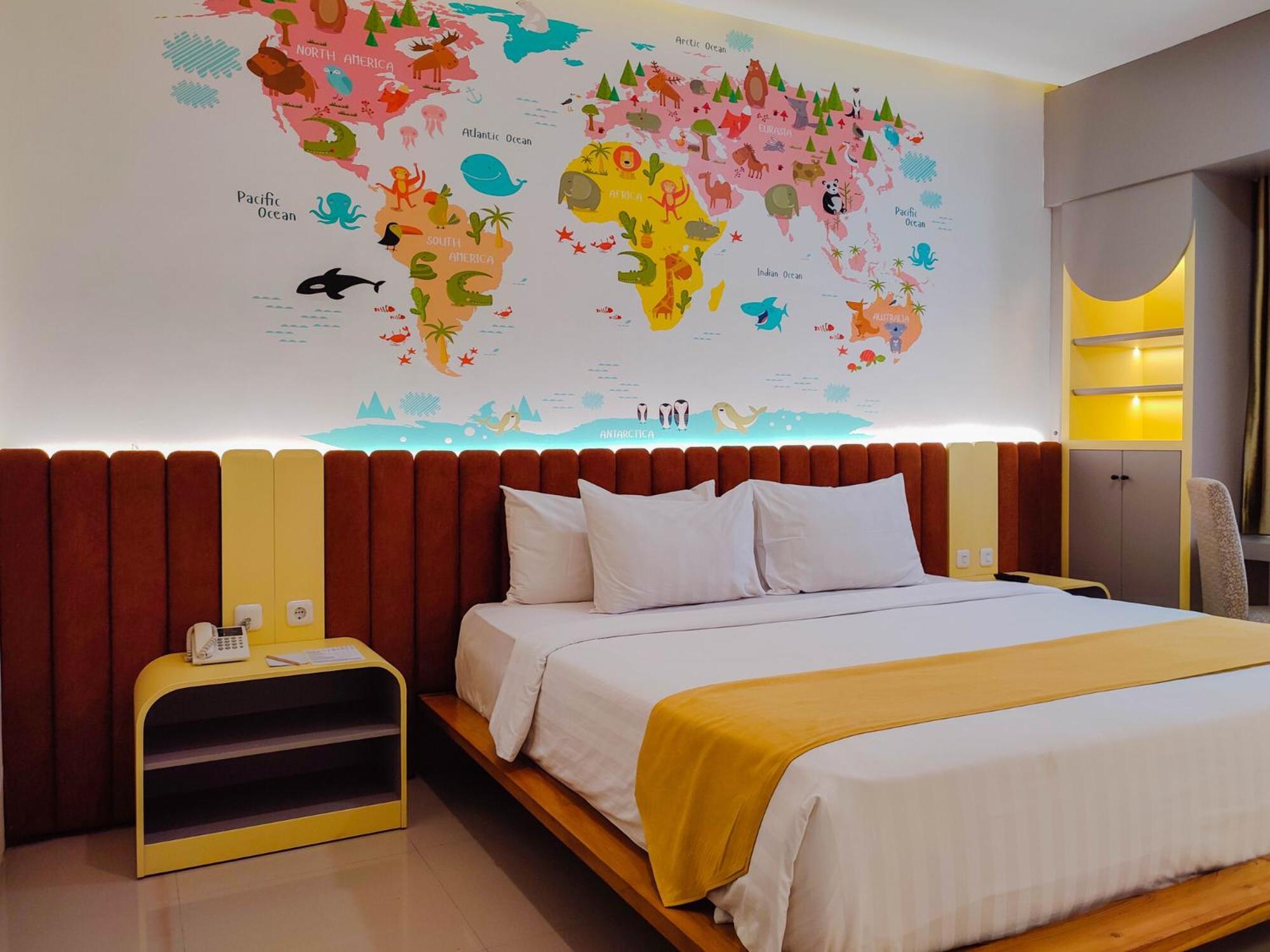 Luminor Hotel Banyuwangi By Wh Exteriör bild