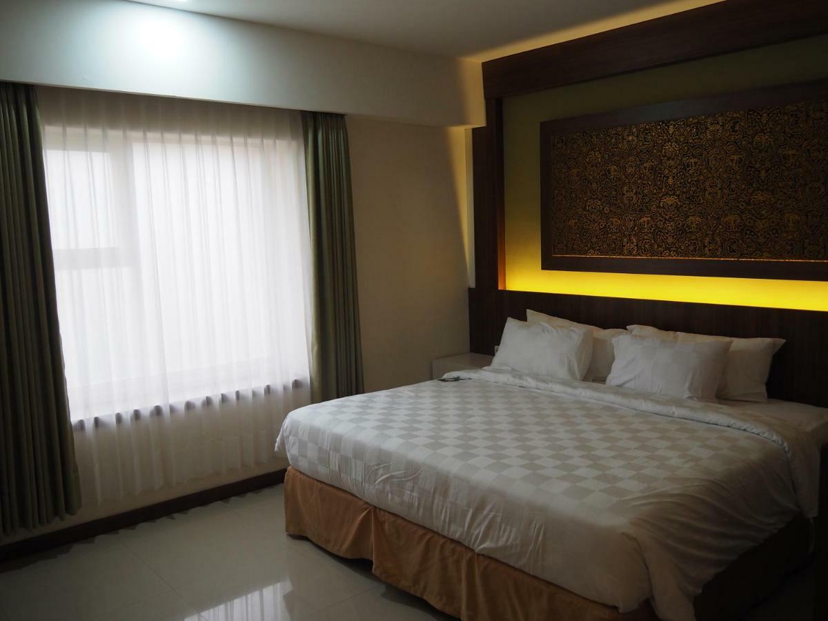 Luminor Hotel Banyuwangi By Wh Exteriör bild
