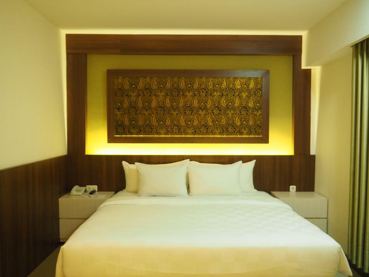 Luminor Hotel Banyuwangi By Wh Exteriör bild