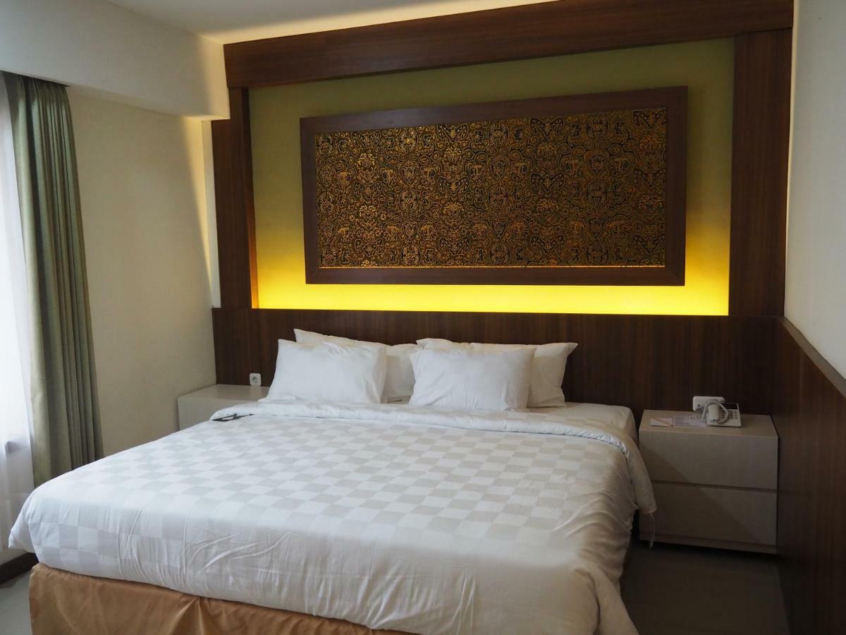 Luminor Hotel Banyuwangi By Wh Exteriör bild