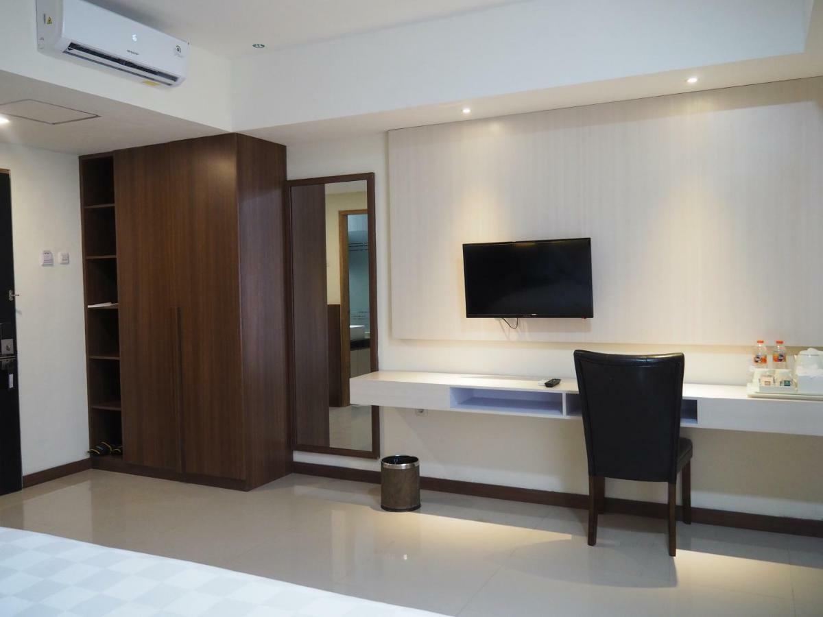 Luminor Hotel Banyuwangi By Wh Exteriör bild