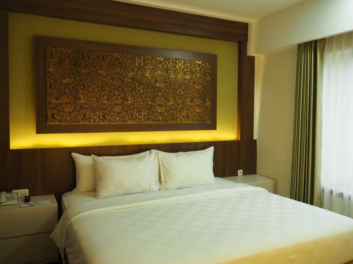 Luminor Hotel Banyuwangi By Wh Exteriör bild