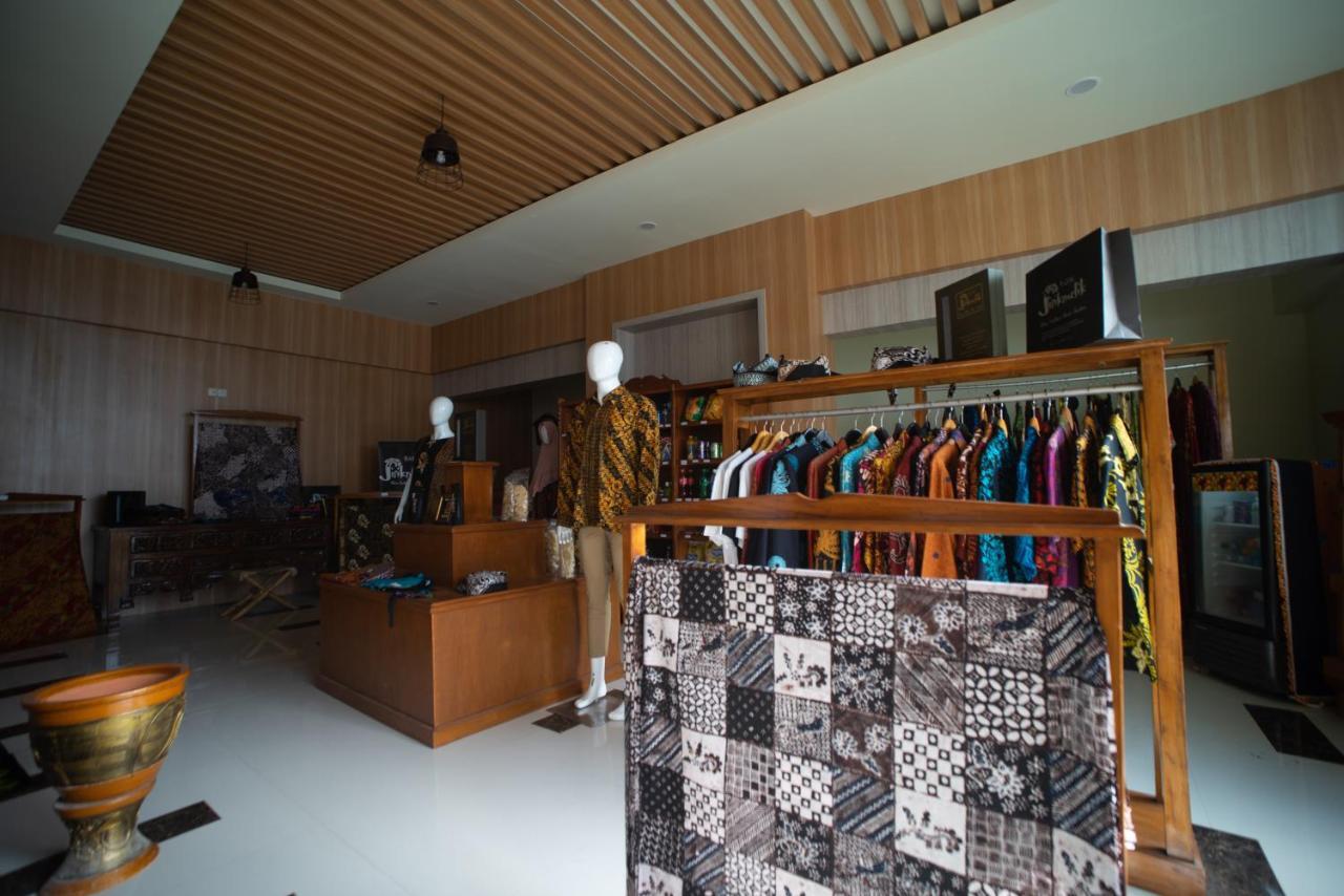 Luminor Hotel Banyuwangi By Wh Exteriör bild