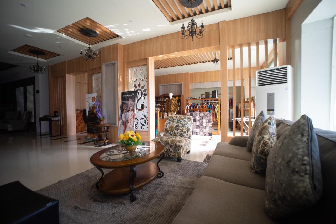 Luminor Hotel Banyuwangi By Wh Exteriör bild