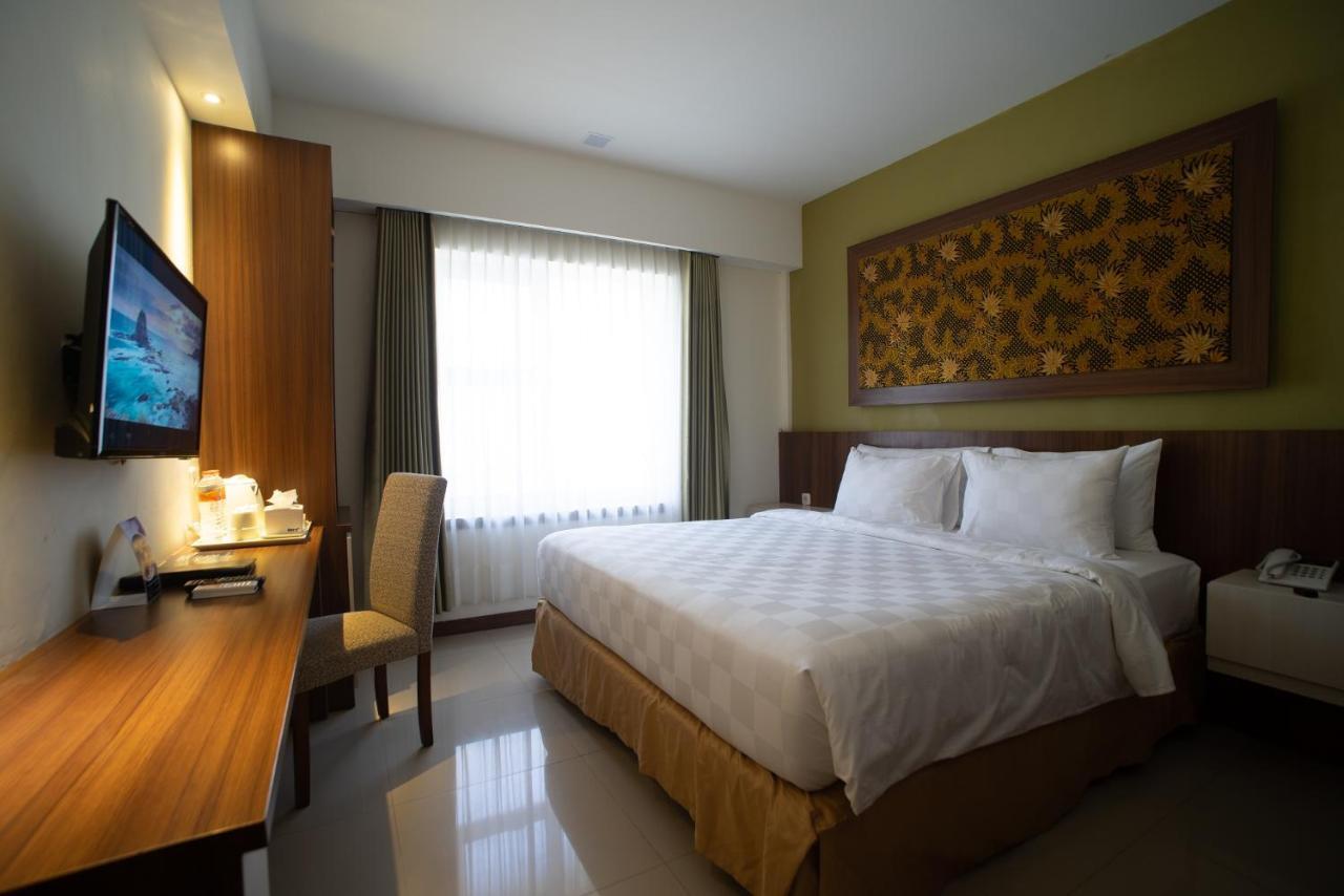 Luminor Hotel Banyuwangi By Wh Exteriör bild