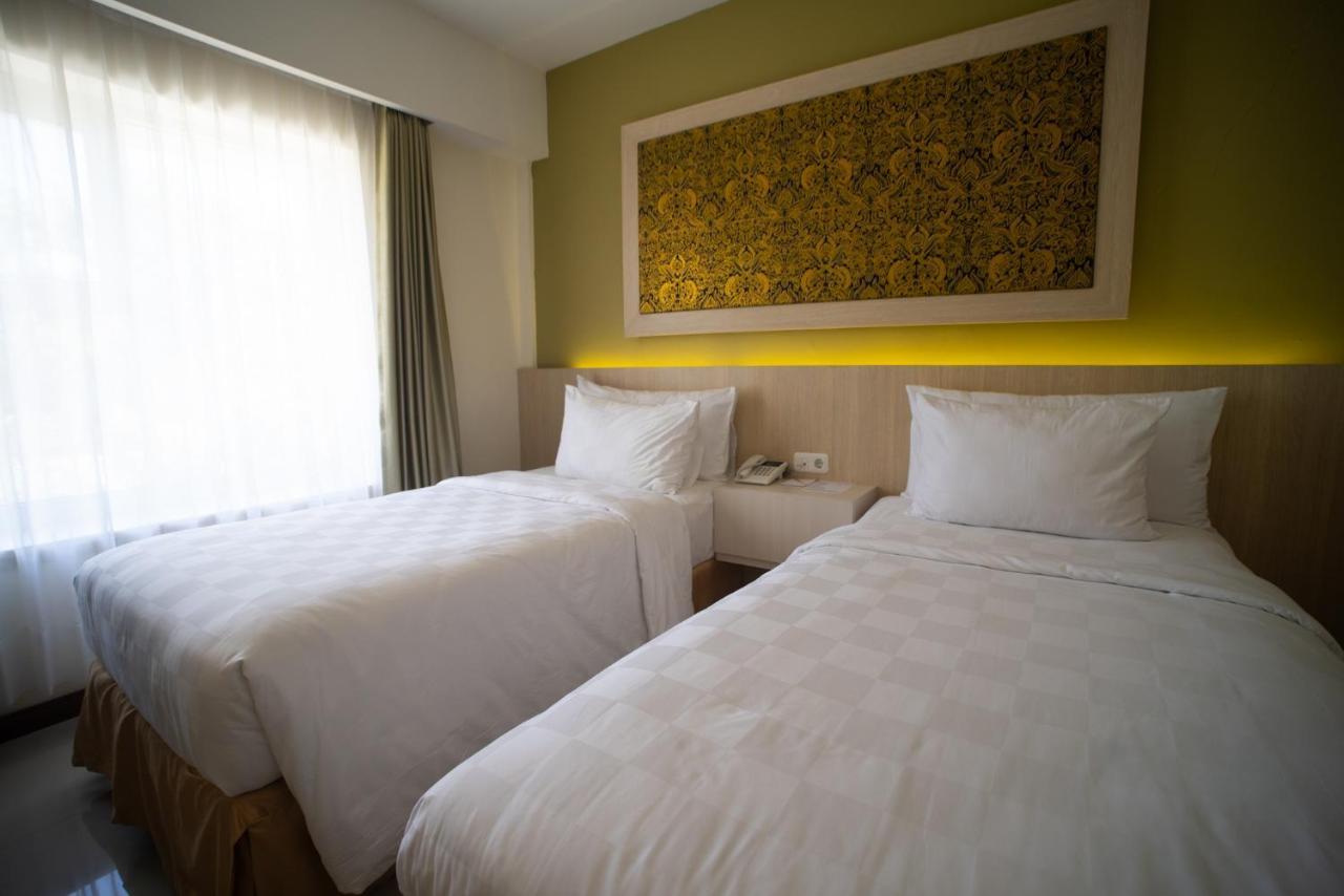Luminor Hotel Banyuwangi By Wh Exteriör bild