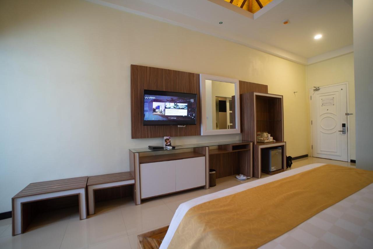 Luminor Hotel Banyuwangi By Wh Exteriör bild