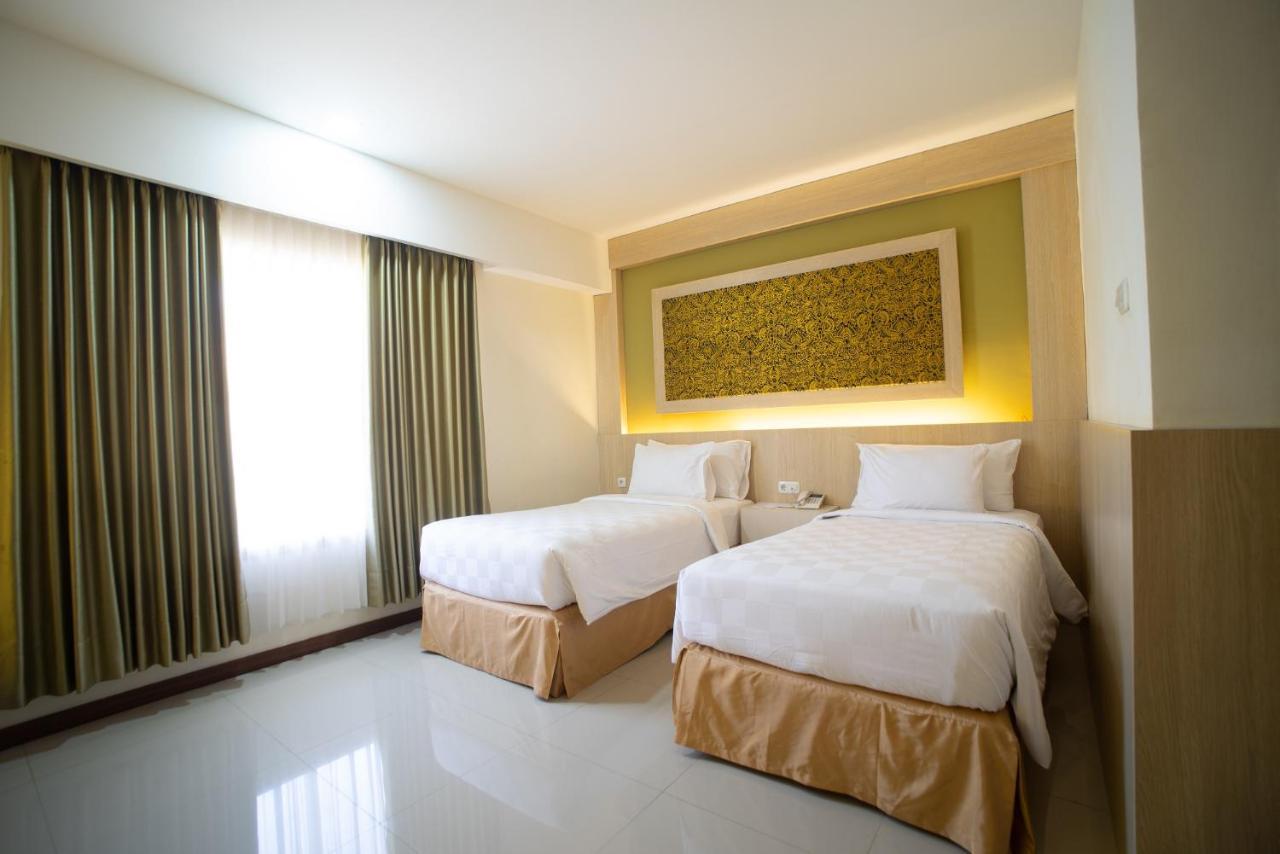Luminor Hotel Banyuwangi By Wh Exteriör bild