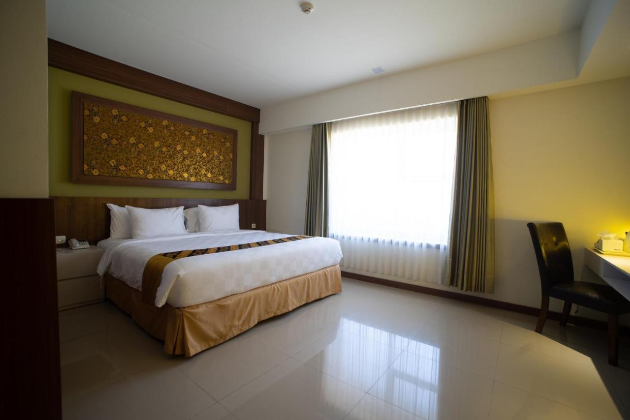 Luminor Hotel Banyuwangi By Wh Exteriör bild