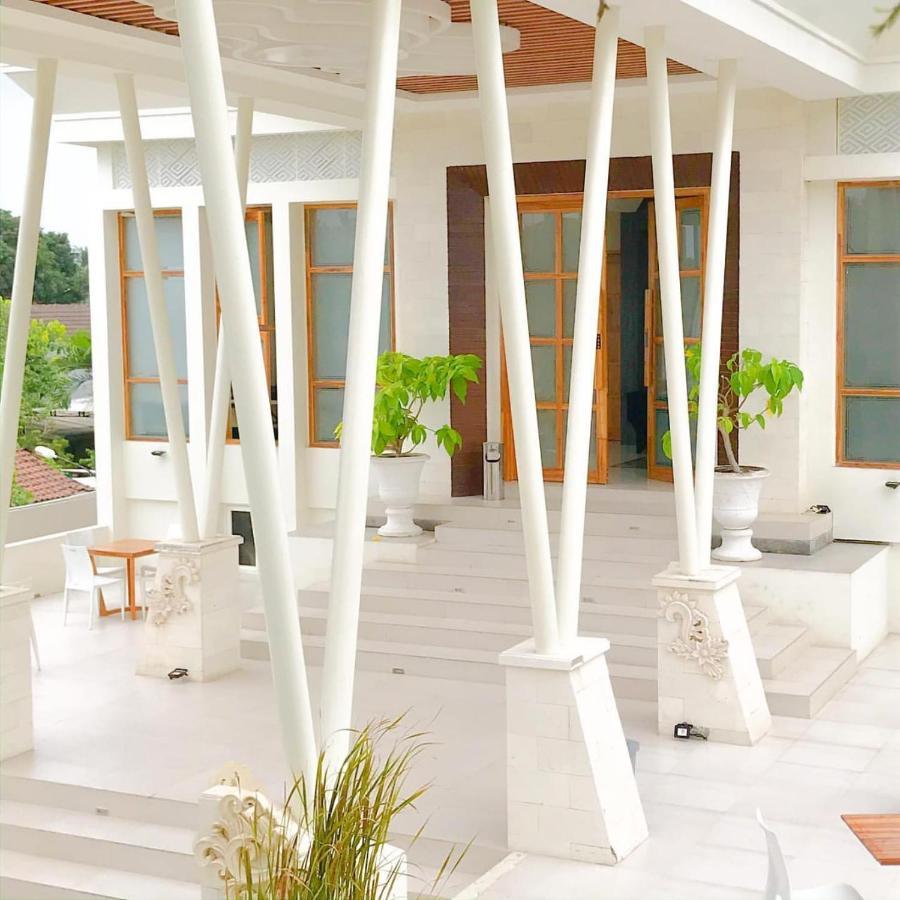 Luminor Hotel Banyuwangi By Wh Exteriör bild